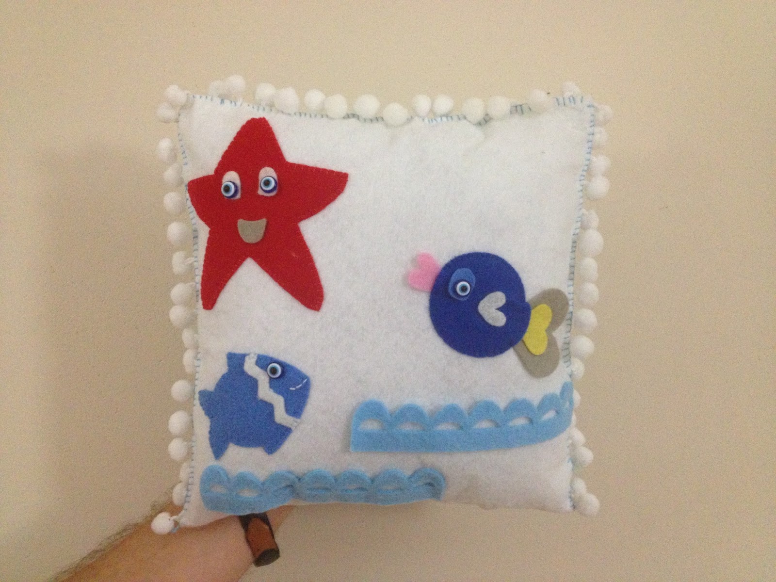 Keçe, özel tasarım bebek kıyafet ve aksesuarları ve dahası.. Takı yastığı